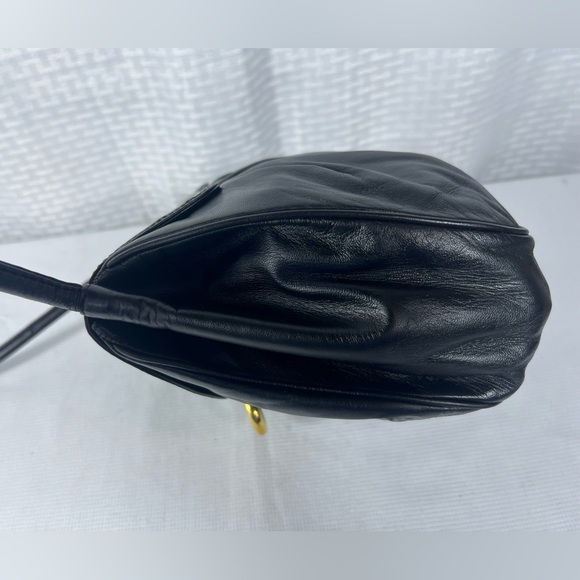 Vintage Loewe Black Leather Shoulder Bag with Embossed Anagram & Gold Ring - Picture 4 of 12